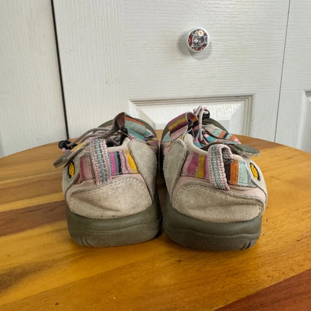 Keen‎ Newport H2 multicolored striped hiking sandals size 2